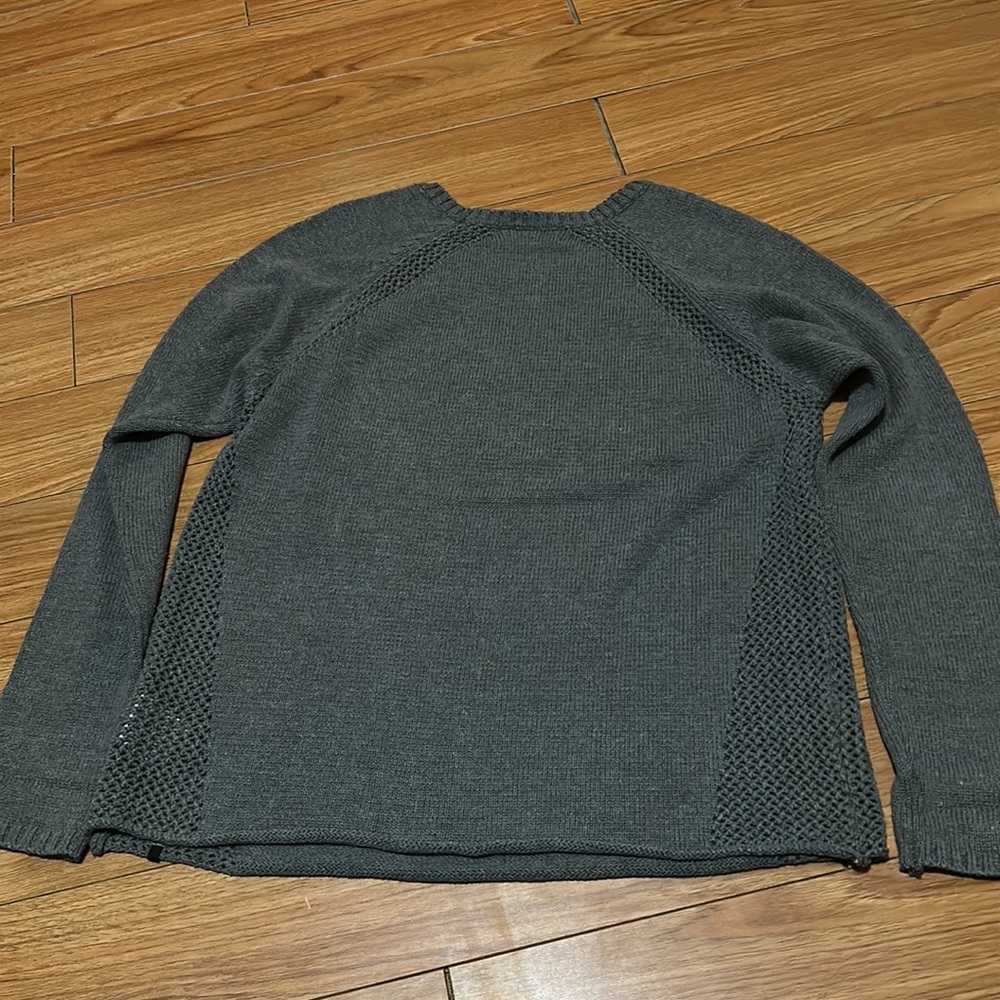 Volcom Sweater - Picture 6 of 6